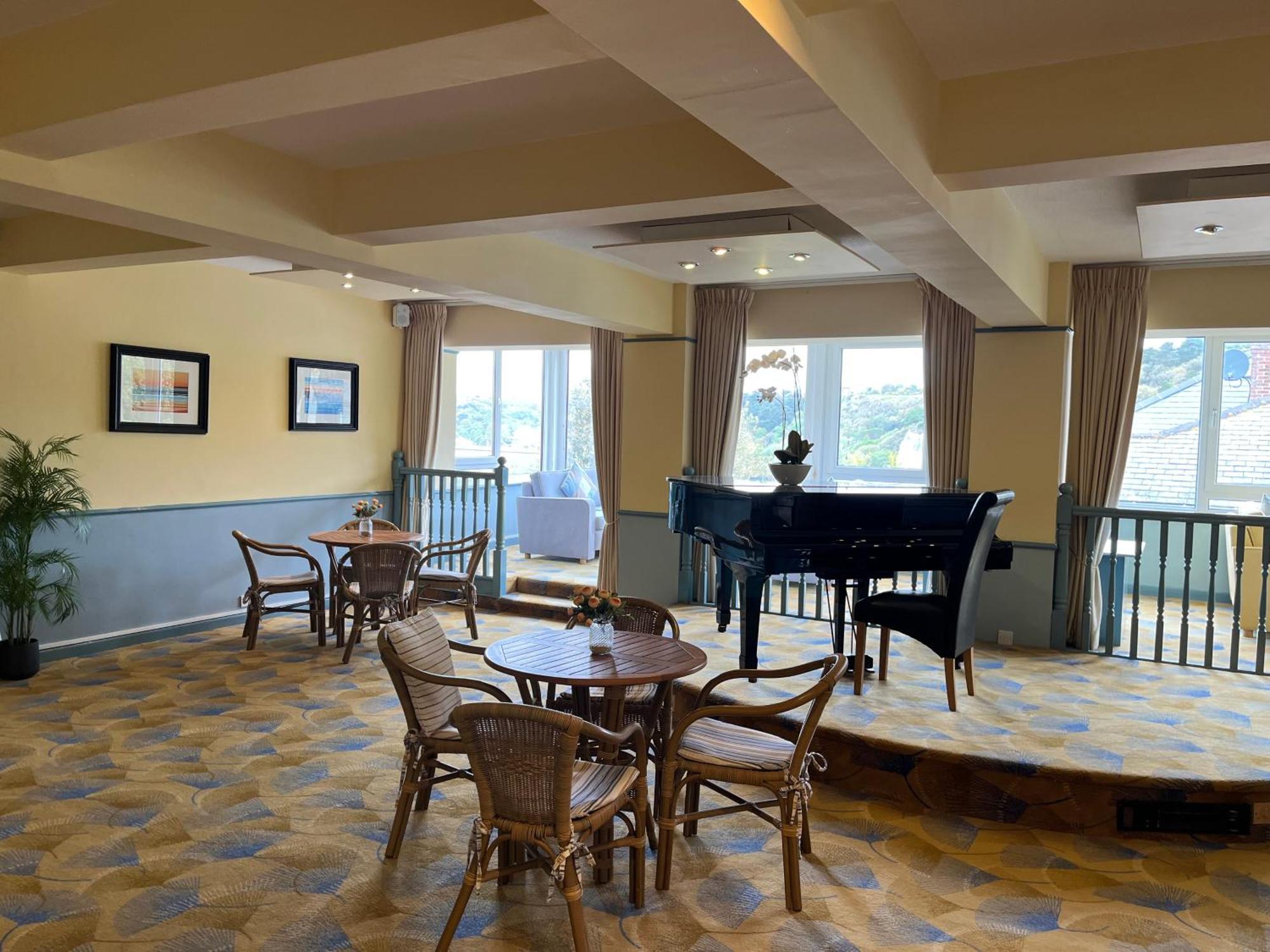 Biarritz Hotel St Brelade Buitenkant foto