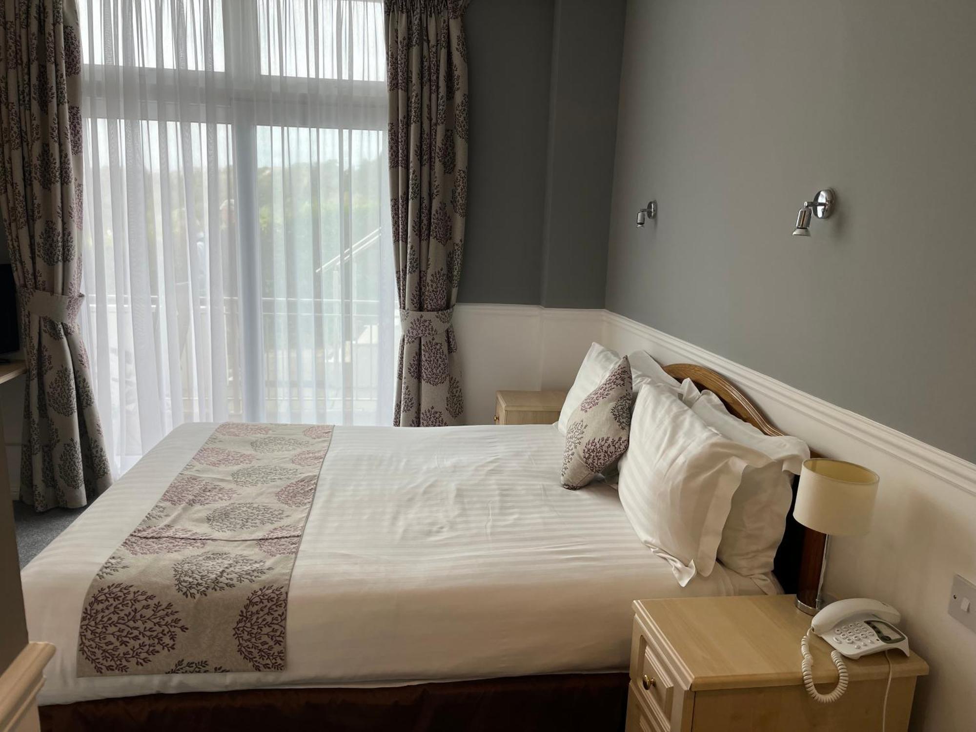 Biarritz Hotel St Brelade Buitenkant foto