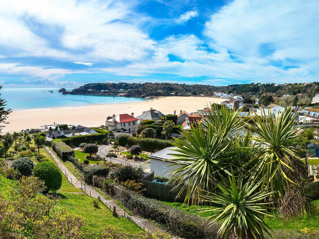 Biarritz Hotel St Brelade Buitenkant foto
