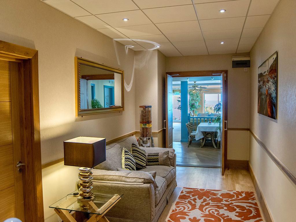 Biarritz Hotel St Brelade Buitenkant foto